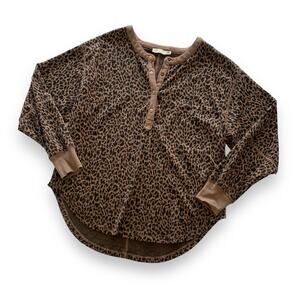 Lush Leopard Print Curved Hem Oversized 3/4 Length Sleeve Shirt Small